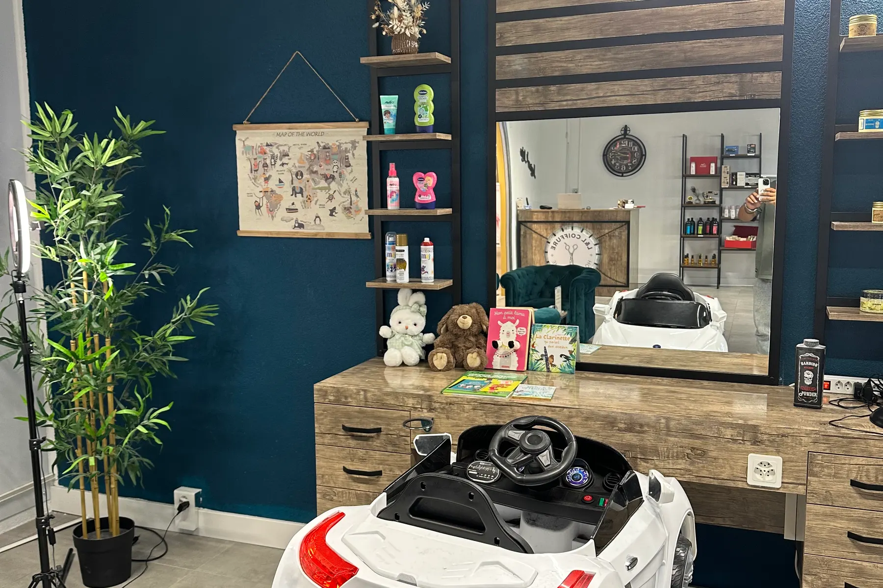 Le coin enfants du salon L&L Coiffure à Monthey